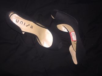 Womens pumps