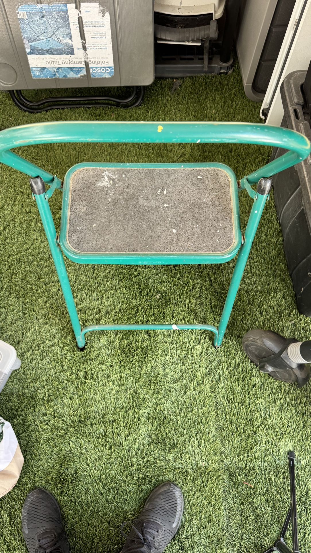 SMALL LADDER