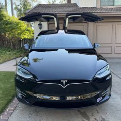 2016 Tesla Model X 75D AWD – 6 Seat Configuration - Autopilot  – Great Condition