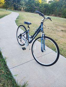 diamondback vital 2 women s hybrid for Sale in Balch Springs TX OfferUp