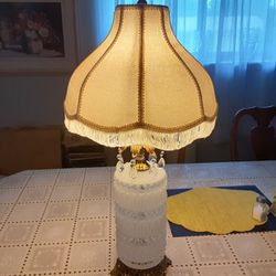  GORGEOUS LOOKING VINTAGE LAMP 30INCHES  TALL WITH  Crystal Glass  TEAR Drops 