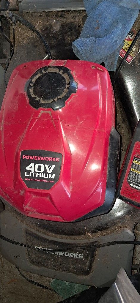 LAWN MOWER 40VOLTS