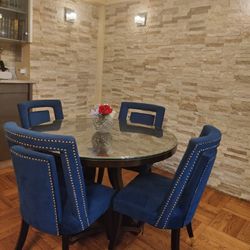Round Dining Table And 4 Chairs 