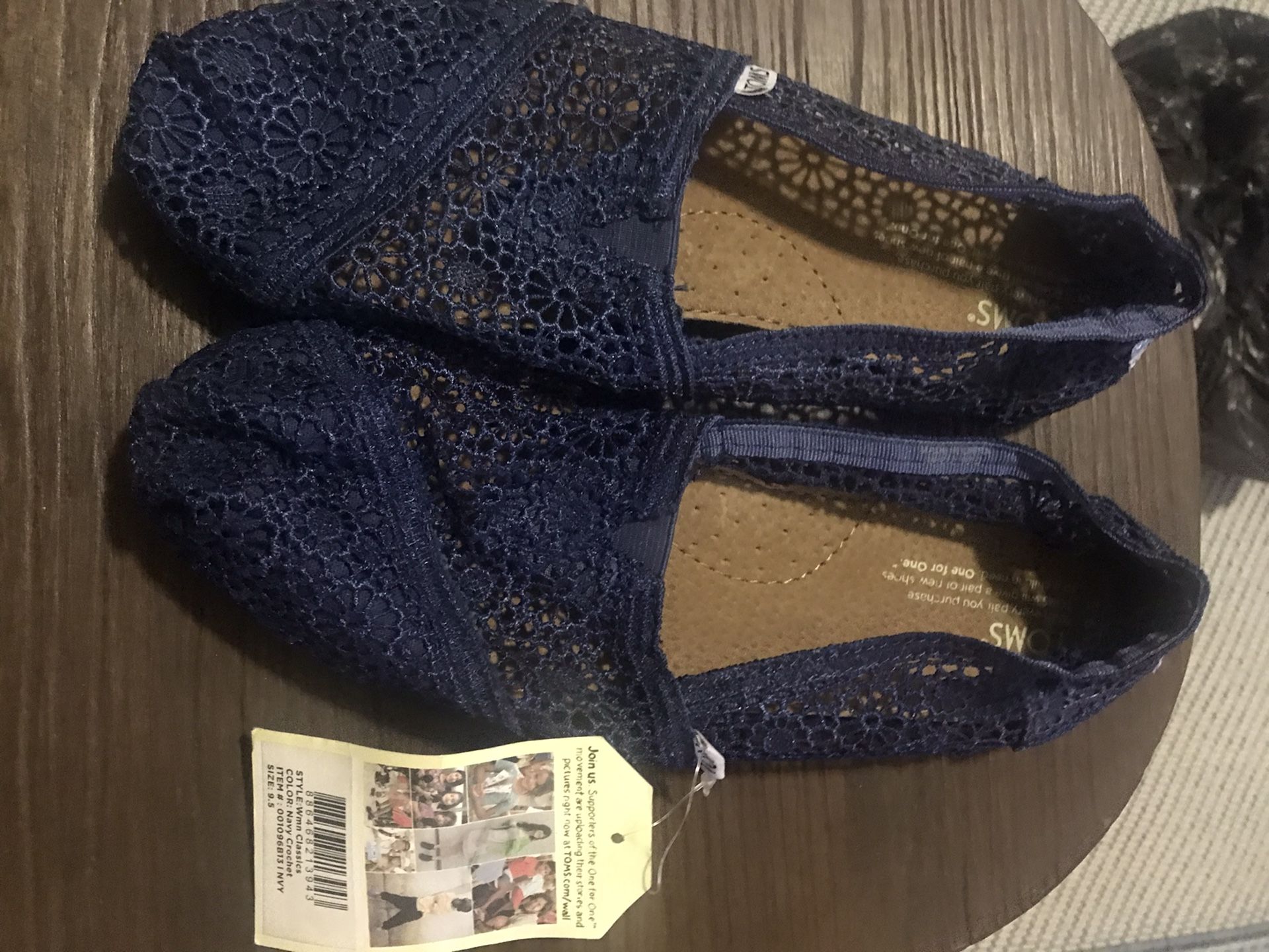 New Toms Blue Size 91/2 W