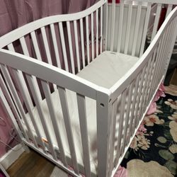 Convertible Crib And Mattress 