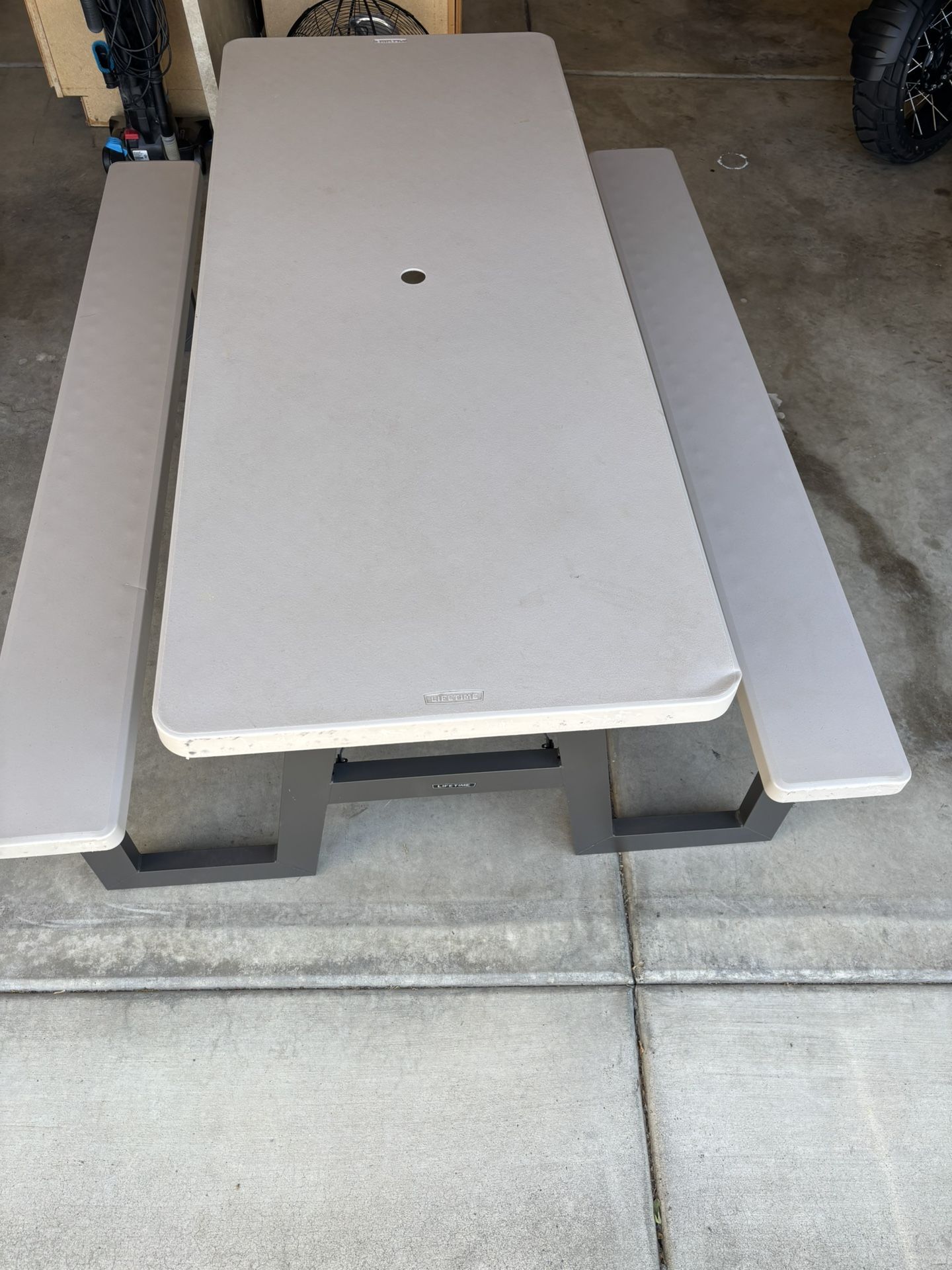 Lifetime Collapsable 6ft Table With Seating