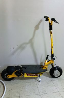 Bladez XTR Comp ll full Suspension Electric Old School Scooter, Battery Upgrade goes 30mph all Good Working Conditions Asking $250 Firm Price