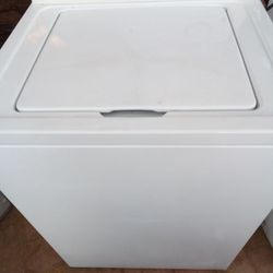 WASHER AMANA WHITE ON WHITE WORKING 6 MONTHS WARRANTY WORKING EXCELLENT WE WILL RETEST IT FOR YOU SEE IT RUNNING WORKING WASHING NO PROBLEMS WITH IT T