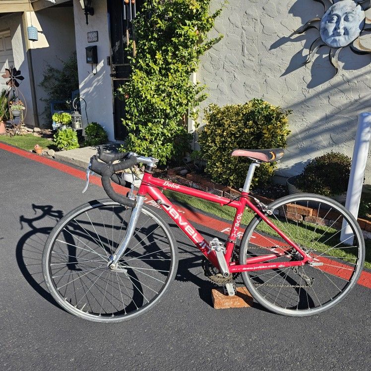 Javelin Dolce 650c Road Bike