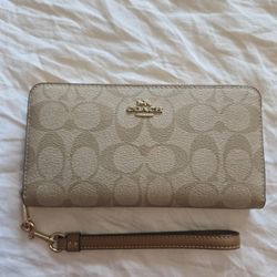 Coach Wallet *LIKE NEW*