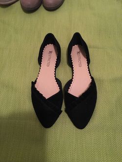 8.5 black Restricted suede flats