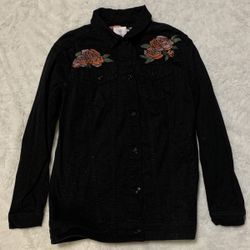 Lularoe Jaxon women’s size medium Black Embroidered Roses Button Up Denim Jacket - Length - 27" Pit to Pit - 18" Sleeve - 22"