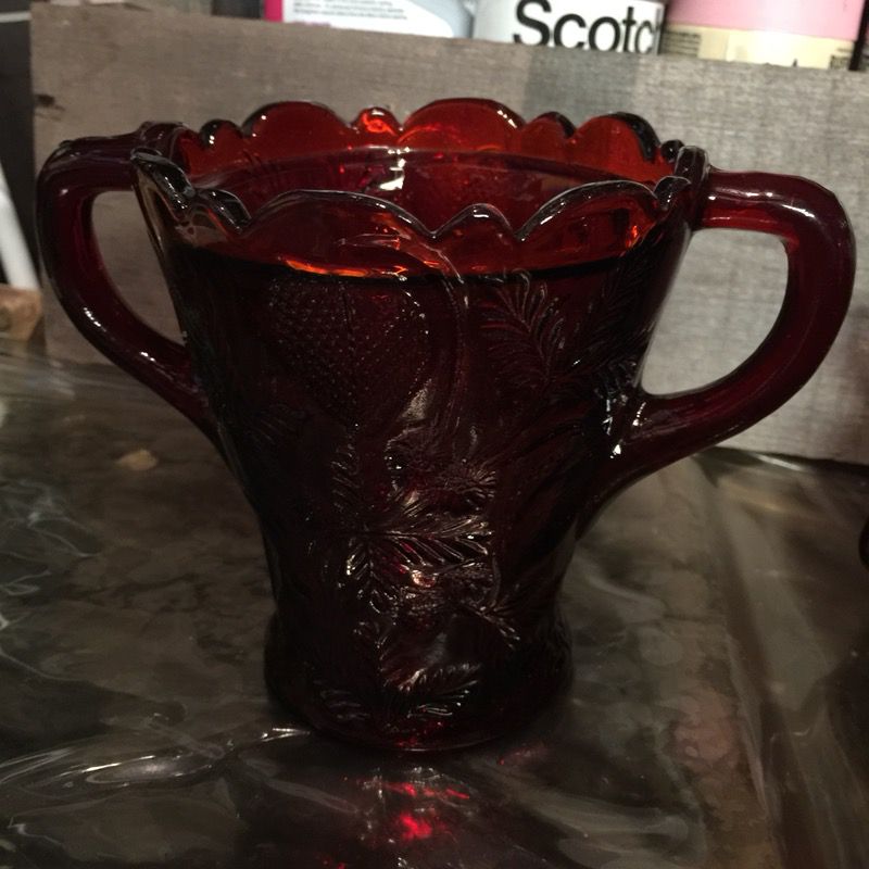 Ruby red vase very sturdy not chipped perfect conditions 40% off