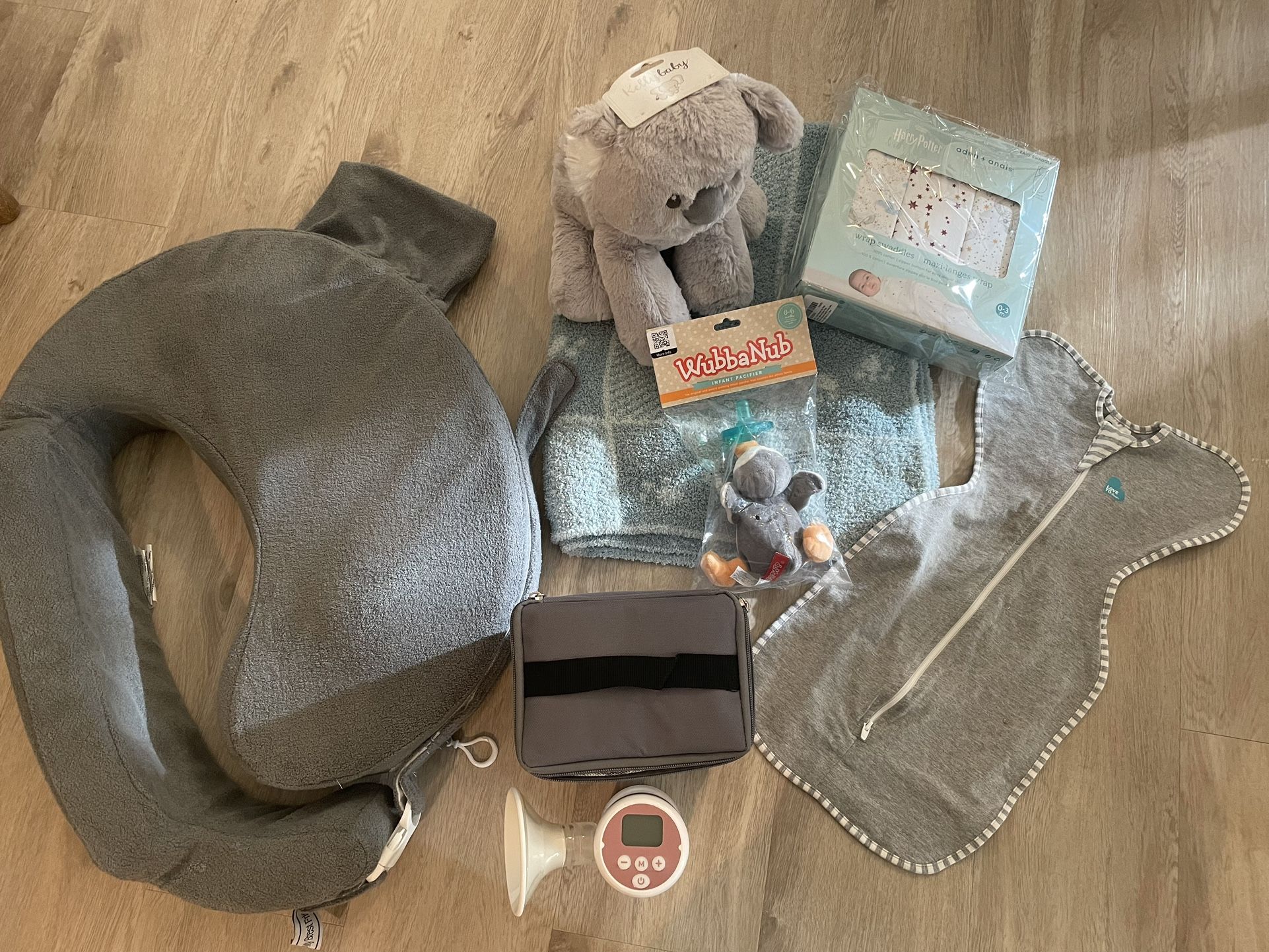 New Baby Bundle With Large Amount Of Coterie Newborn Diapers (75)