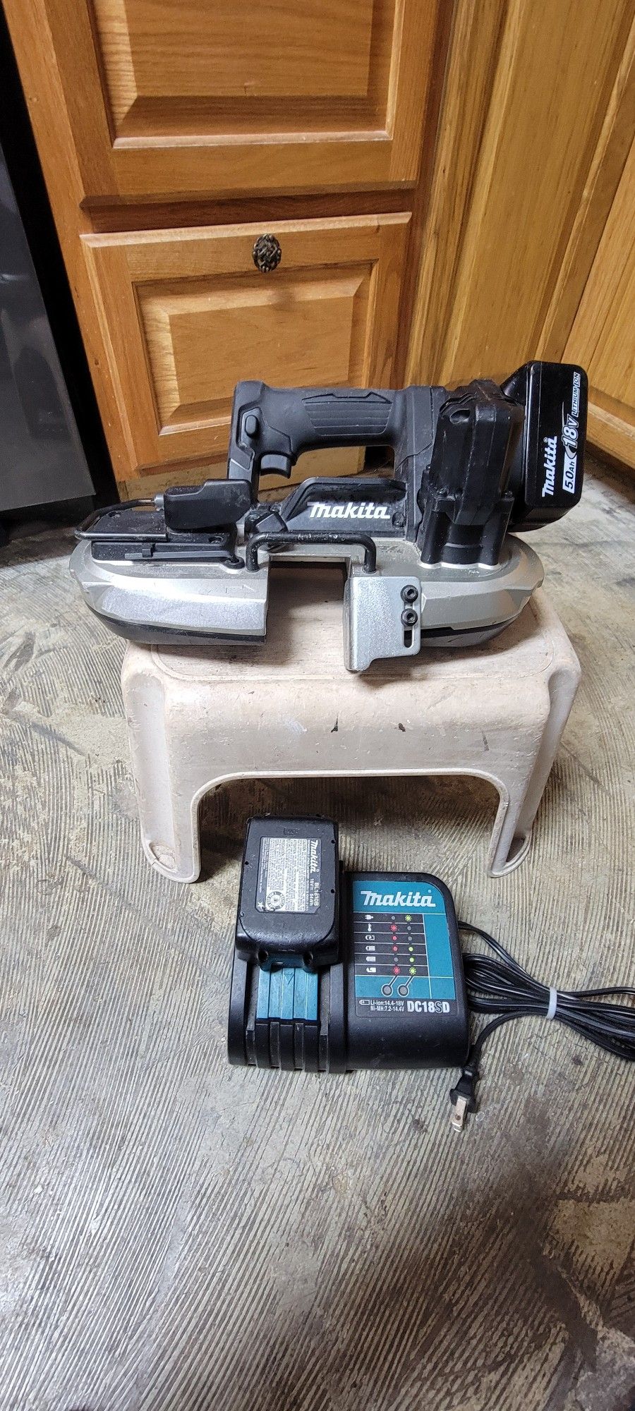 Makita 18v Sub Compact Band Saw