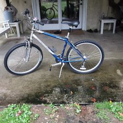 Beautiful ....awesome Mens M 18" FRAME  ..... 26 Wheels?...perfect