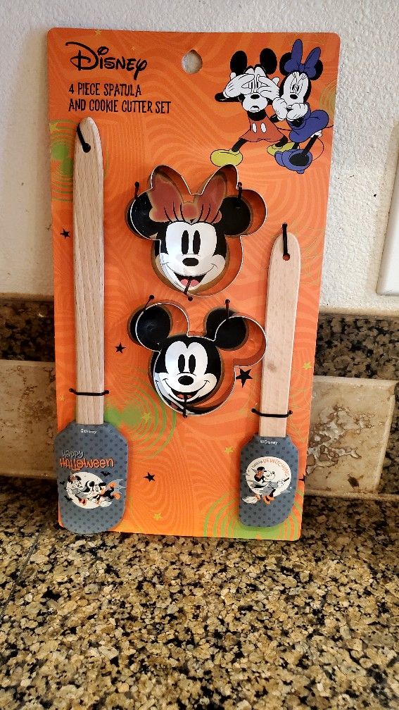 Disney Halloween Spatulas & Cookie Cutters