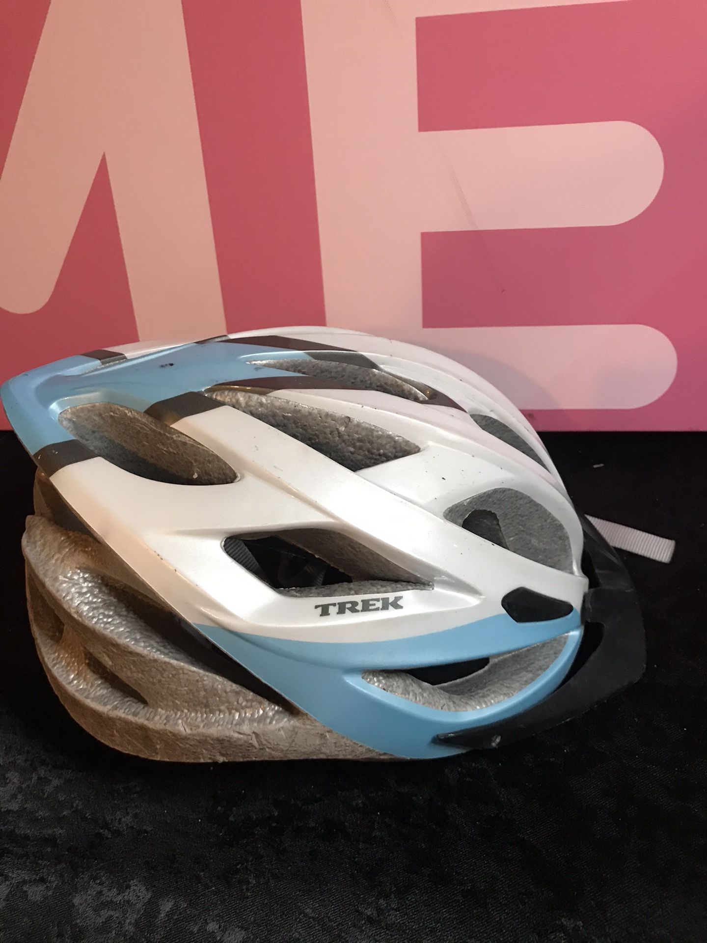 Trek bicycle helmet! Size u en1078 54 to 62 cm!!