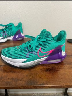 Nike Women’s Size 8
