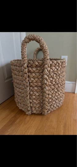 POTTERY BARN Woven Seagrass Storage Basket with Handles