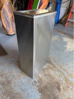 Precision Series 13.5-Gallon Stainless Steel Trash Can - Swivel Lid