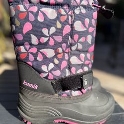 Kamik Girls (big Kid) Size 4 Like New!