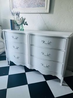French Provincial 6-Drawer Dresser White