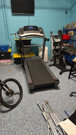 Tread mill free motion 860