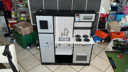 Kids Kitchen play set