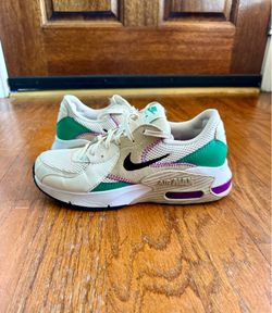 Women’s Nike Air Max Sneakers. Size 6.5