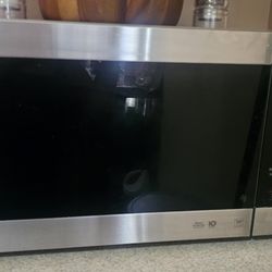 LG MICROWAVE 