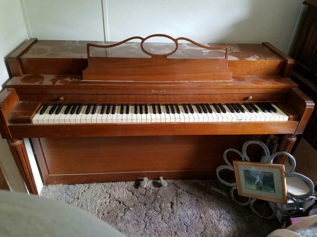 1960 Howard piano built by Baldwin