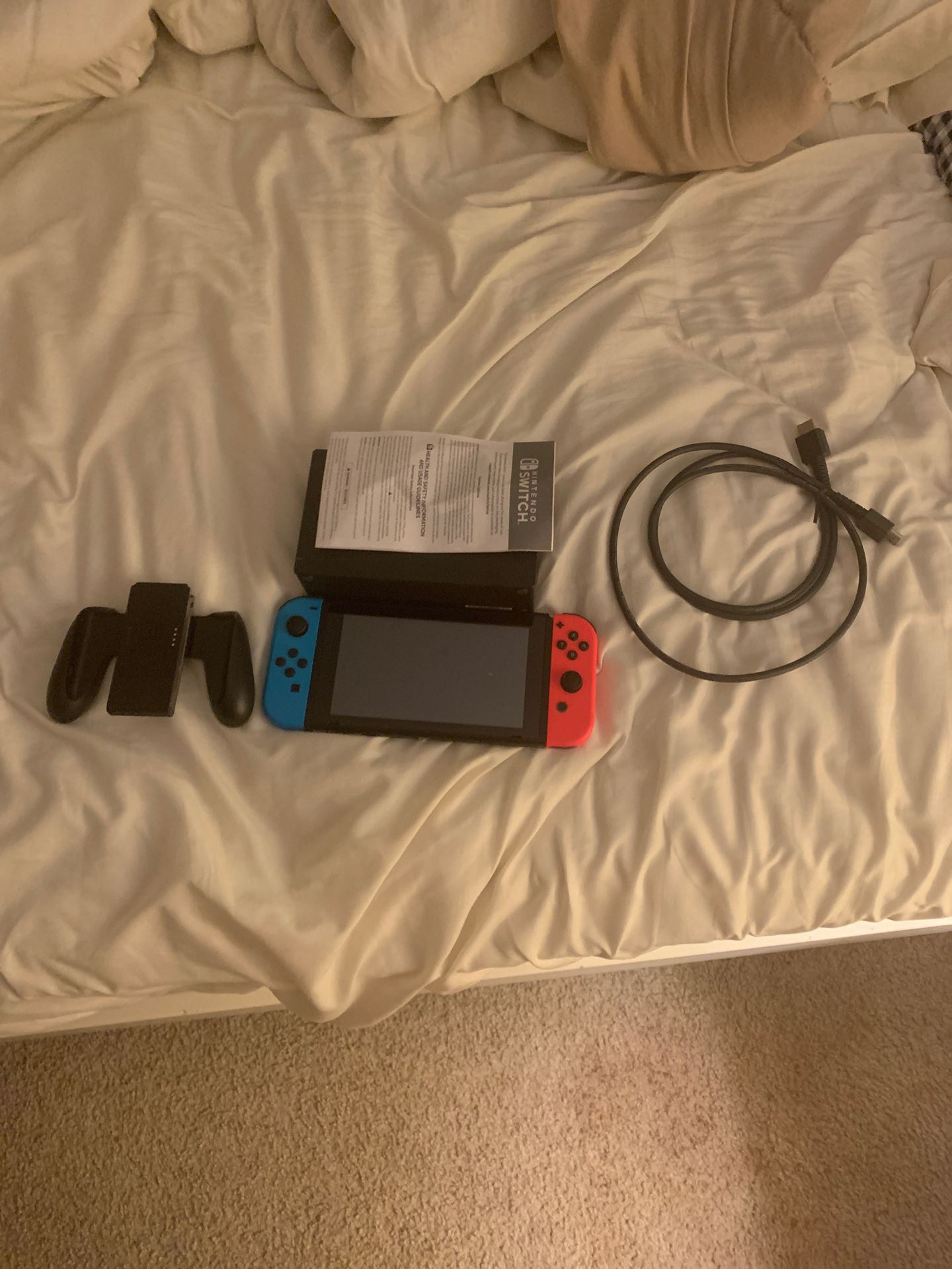 Nintendo switch, no power cable. Can get one at gas station. USB C