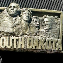 

Vintage South Dakota Mount Rushmore Pewter Belt Buckle Valley Forge Hand Crafted U.S.A.

