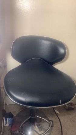 Black Vinyl Salon Styling Chair