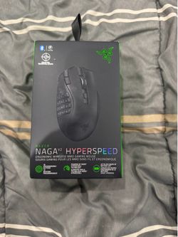 Razer Naga V2 HyperSpeed Wireless MMO Gaming Mouse