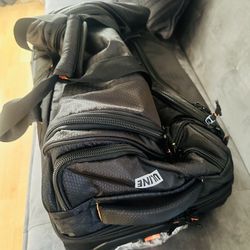 Uline Rolling Duffel Bag Luggage 