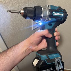 Makita Brushless 1/2” Hammer 🔨 Drill and 🔋 5.0 only.!! Used works perfect 👌 