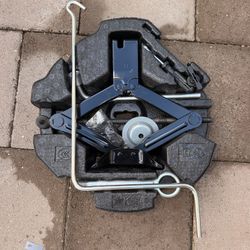 2023 Subaru Crosstrek Emergency Jack Kit 