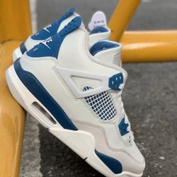 Nike air Jordan 4 military blue