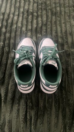 Nike Dunk Low - MUST GO TODAY!