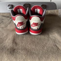 Jordan 3 Red Cardinals Size 9.5 great Condition $60