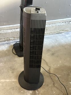 2 Tower Fans