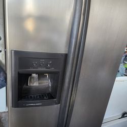 Refrigerator - Side By Side - Used