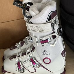 Salomon - Women's Ski boot 24.5 
