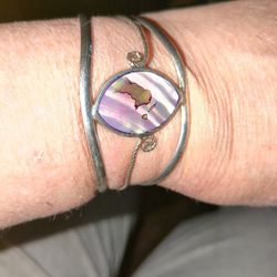 Silver Clamp Bracelet with Mother Of Pearl stone.