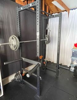 Rogue R3 Power Rack great condition