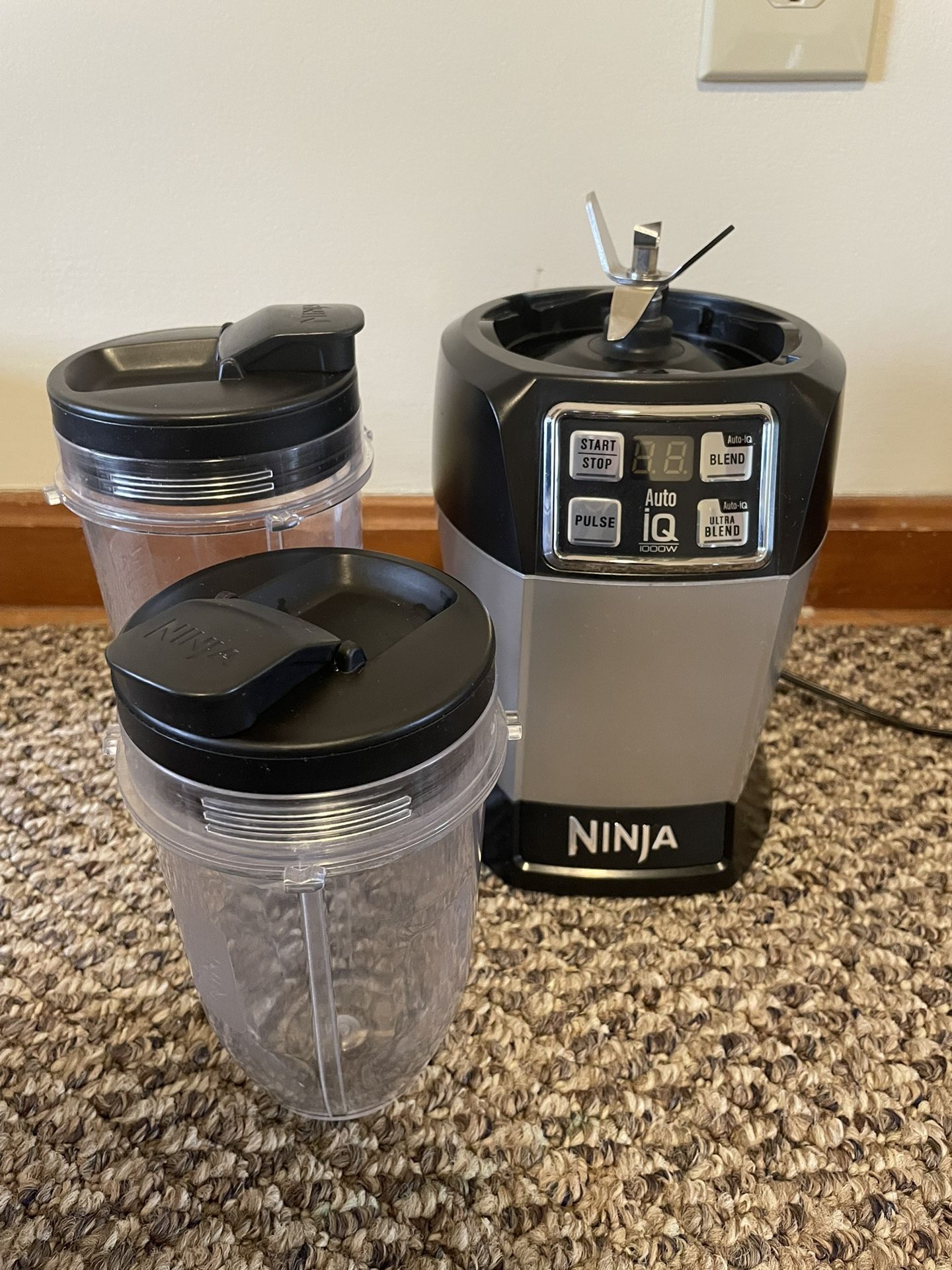 Ninja BL480D Nutri Personal Countertop Blender