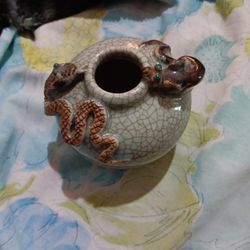 Is chinese pottery Vase