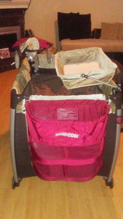 Maxi cosi deluxe playpen